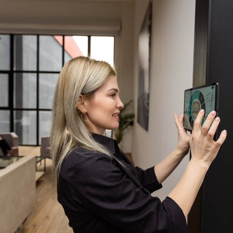 Czy smart home naprawdę zwiększa wartość mieszkania?